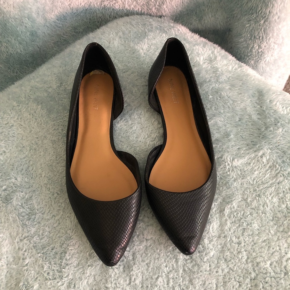 Nine West Black Flats.